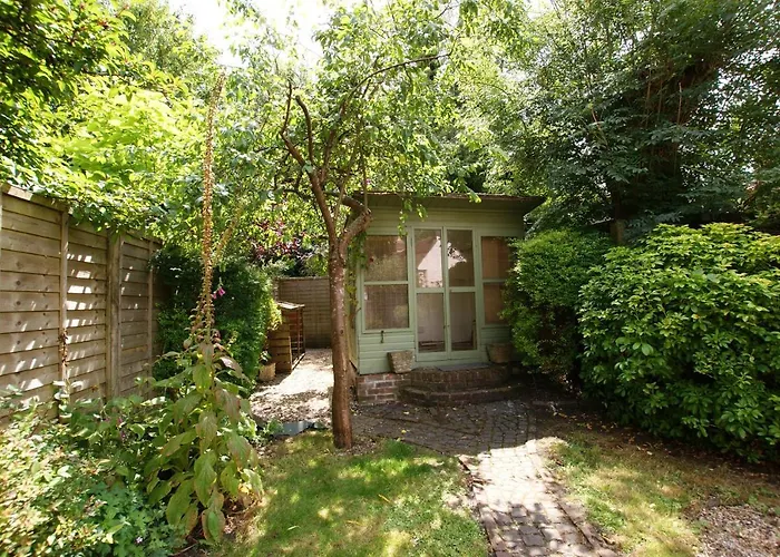 Honeysuckle Cottage- East Meon