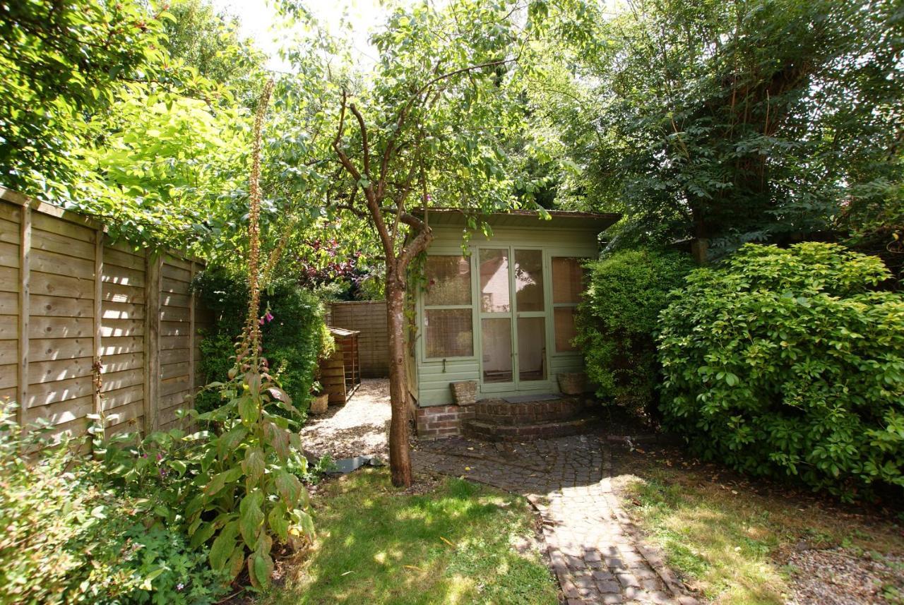 Honeysuckle Cottage-