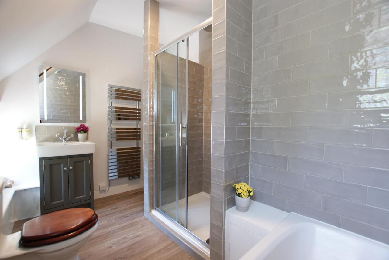 Honeysuckle Cottage- Holiday home East Meon